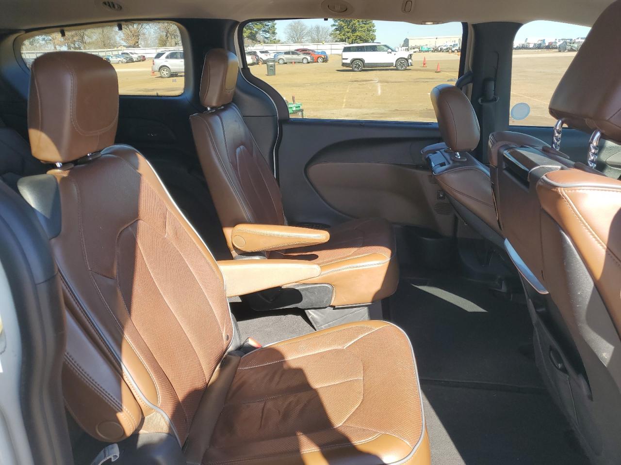2017 Chrysler Pacifica VIN 2C4RC1GG7HR527848 Copart auction photo, water/flood / side damage thumbnail 11