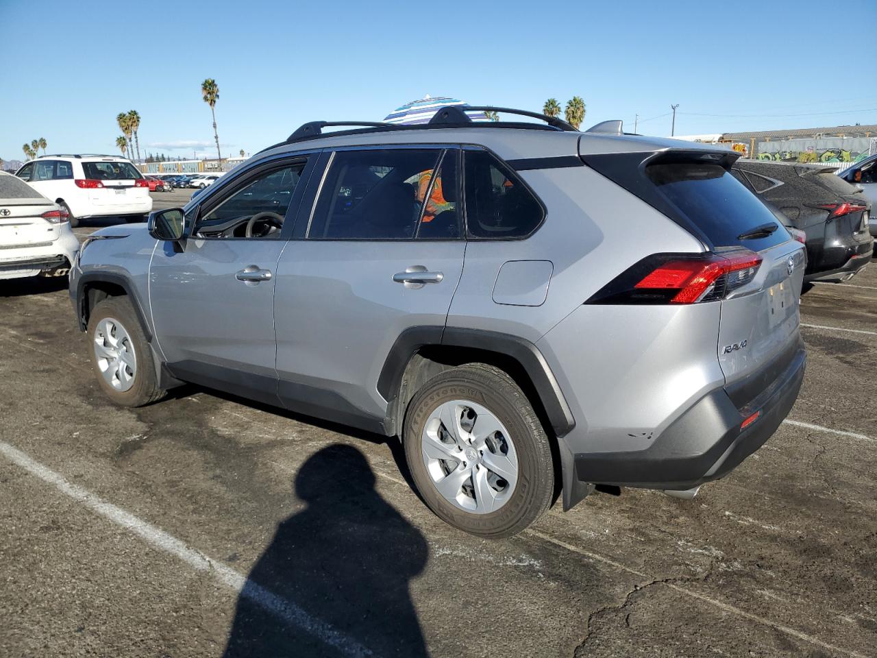2020 Toyota RAV 4 VIN JTMH1RFV5LD055354 Copart auction photo, front end / minor dent/scratches damage thumbnail 2