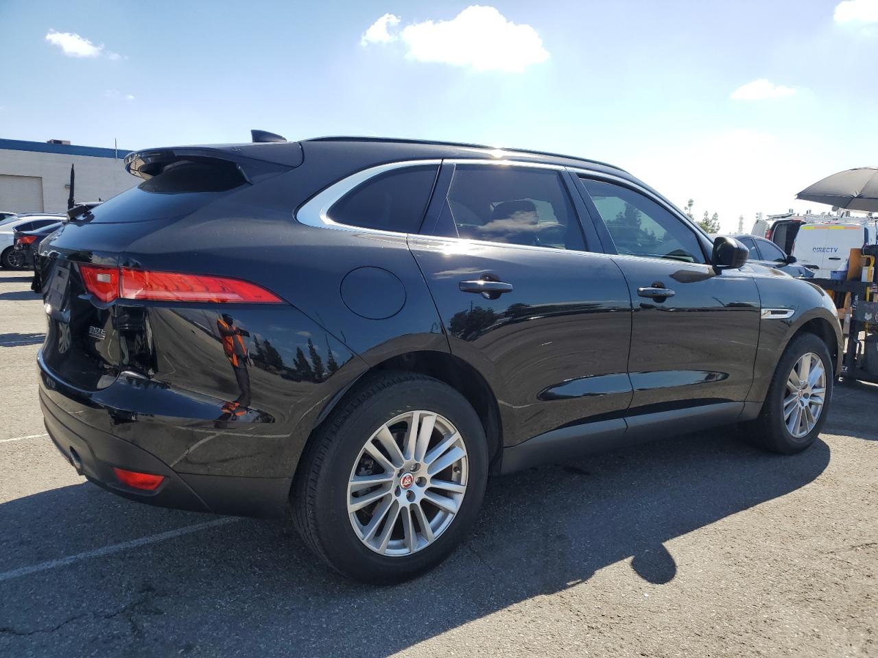 2018 Jaguar F-Pace VIN SADCK2GX5JA290192 Copart auction photo, front end damage thumbnail 3