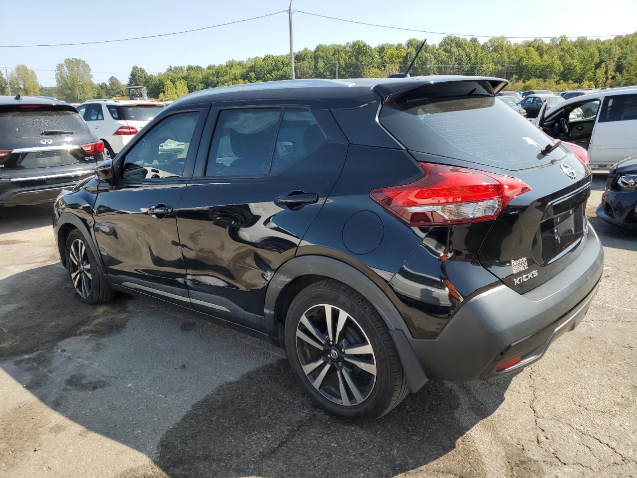 2019 Nissan Kicks VIN 3N1CP5CU5KL521762 Copart auction photo, all over damage thumbnail 2