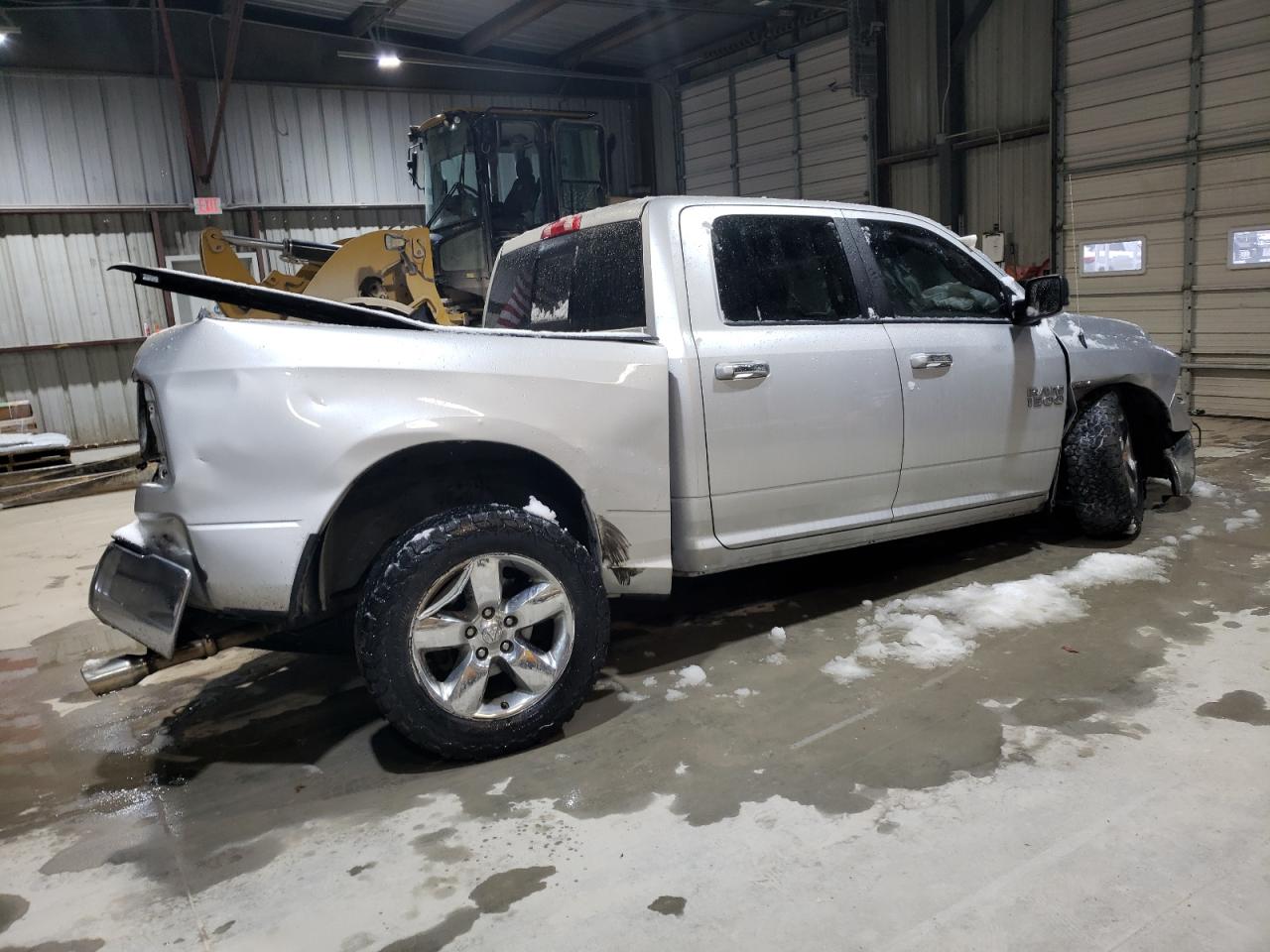 2015 RAM 1500 VIN 3C6RR7LT7FG711735 Copart auction photo, rear end / front end damage thumbnail 3