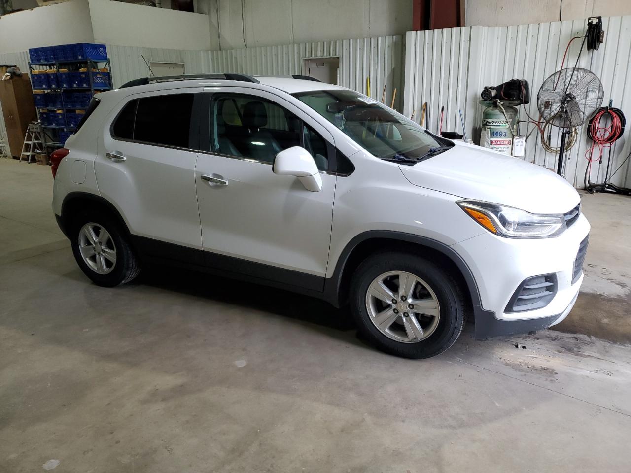 2018 Chevrolet Trax VIN 3GNCJLSB5JL237069 Copart auction photo, front end / side damage thumbnail 4