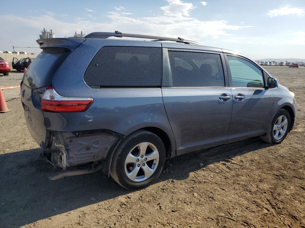 2016 Toyota Sienna VIN 5TDKK3DC7GS712263 Copart auction photo, rear end damage thumbnail 3
