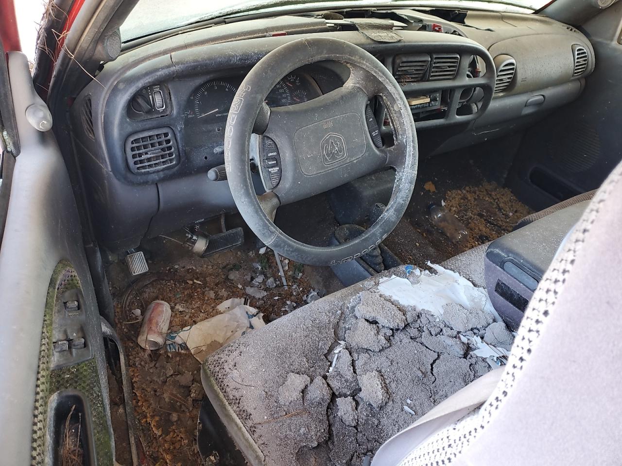 2000 Dodge RAM VIN 3B7HF13Z8YG161348 Copart auction photo, all over damage thumbnail 8