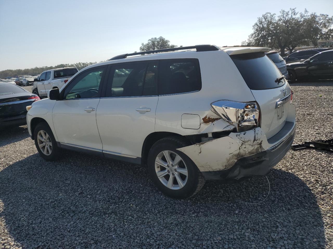 2011 Toyota Highlander VIN 5TDZK3EH4BS034802 Copart auction photo, rear end damage thumbnail 2