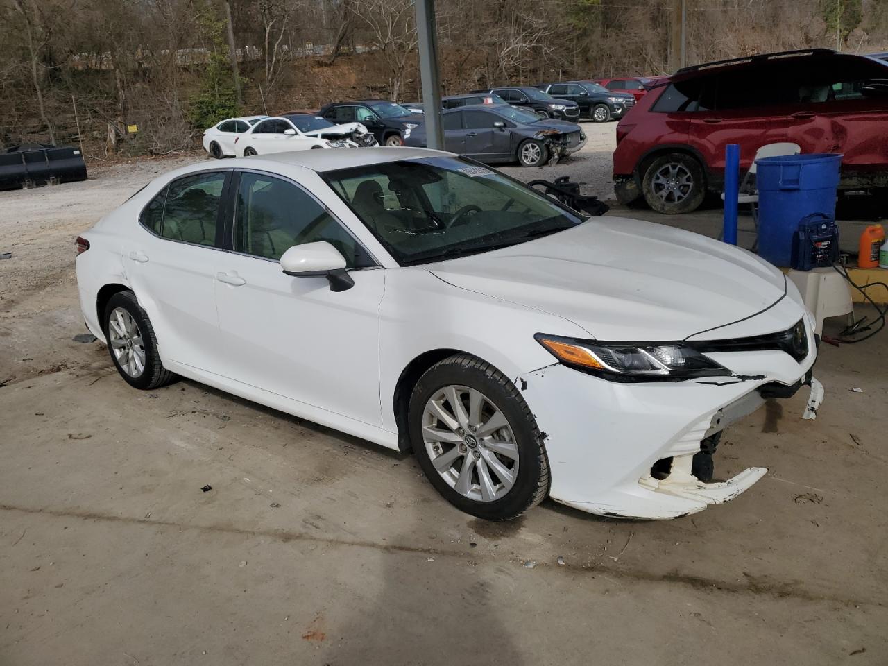 2018 Toyota Camry VIN 4T1B11HK7JU048490 Copart auction photo, normal wear / front end damage thumbnail 4