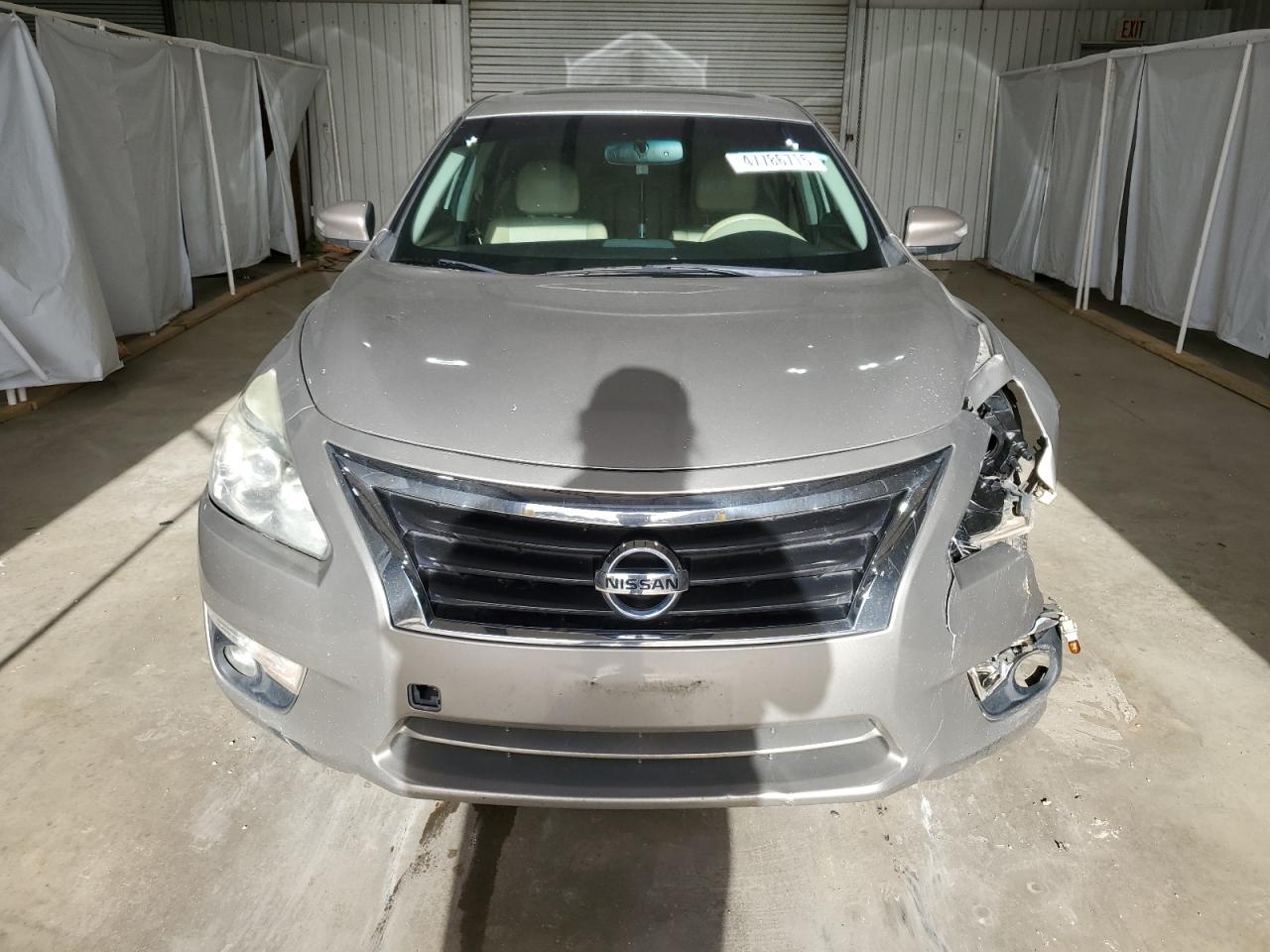 2015 Nissan Altima VIN 1N4AL3AP7FN900890 Copart auction photo, front end / minor dent/scratches damage thumbnail 5