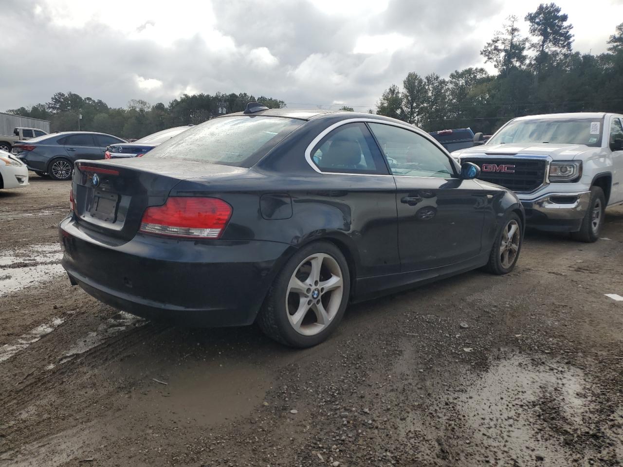 2008 BMW 1er VIN WBAUP73538VF09544 Copart auction photo, undercarriage damage thumbnail 3