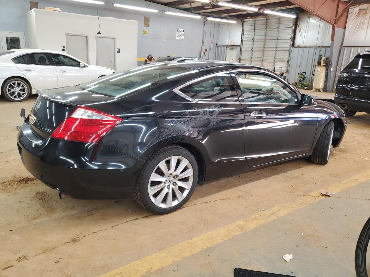 2009 Honda Accord VIN 1HGCS22839A003425 Copart auction photo, front end / minor dent/scratches damage thumbnail 3