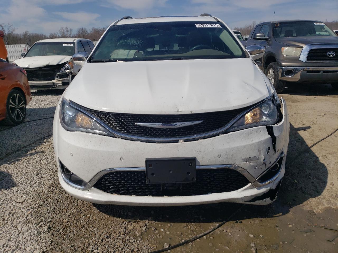 2017 Chrysler Pacifica VIN 2C4RC1GG6HR705541 Copart auction photo, side damage thumbnail 5