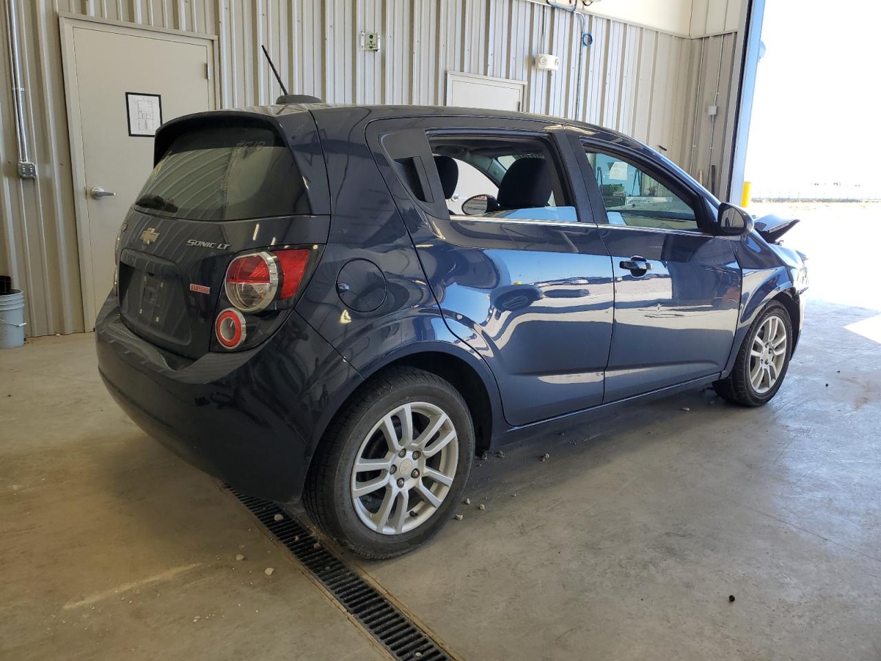 2016 Chevrolet Sonic VIN 1G1JC6SB5G4104458 Copart auction photo, front end damage thumbnail 3