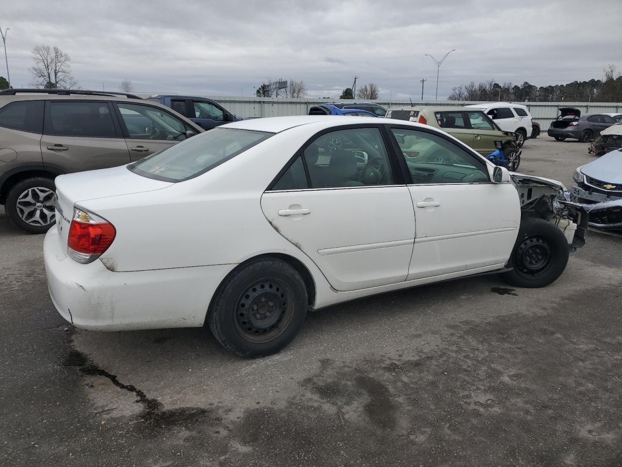 2005 Toyota Camry VIN 4T1BE30K45U617166 Copart auction photo, front end damage thumbnail 3
