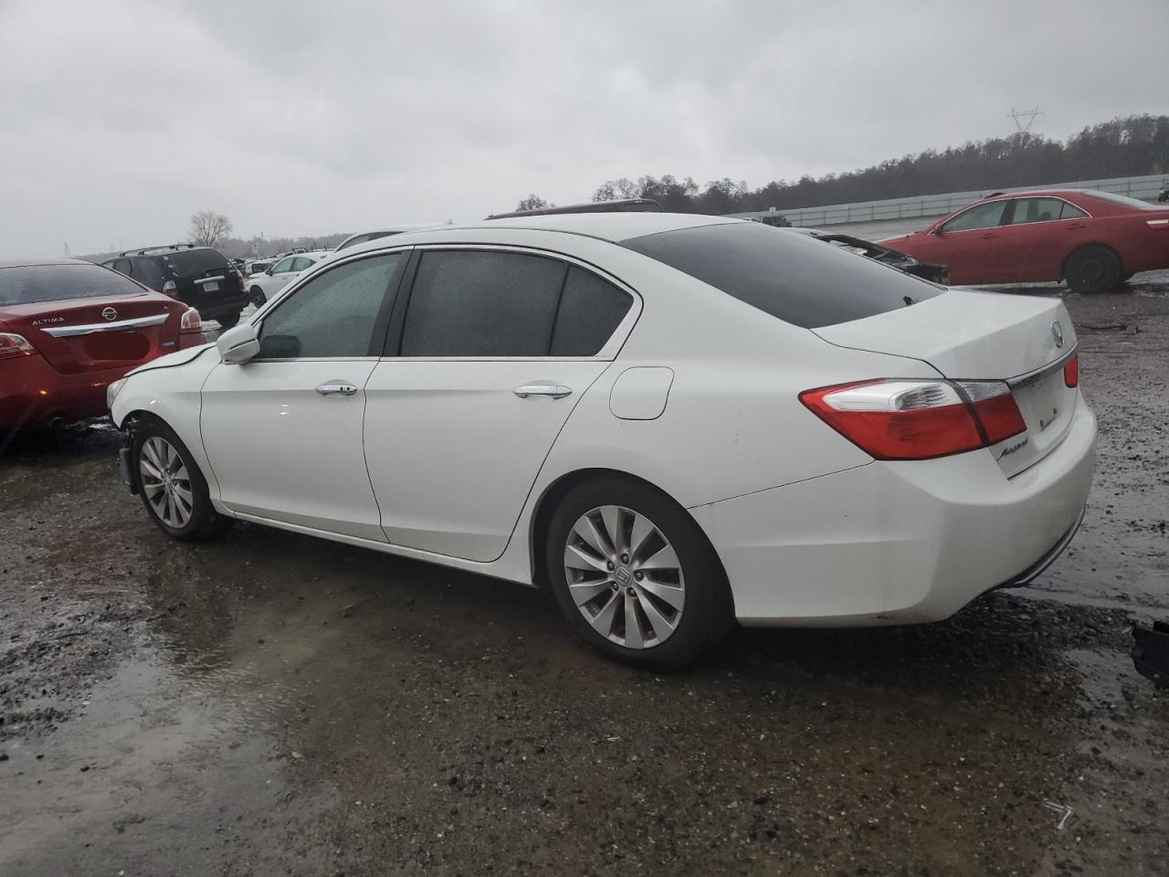 2015 Honda Accord VIN 1HGCR2F70FA003357 Copart auction photo, front end damage thumbnail 2