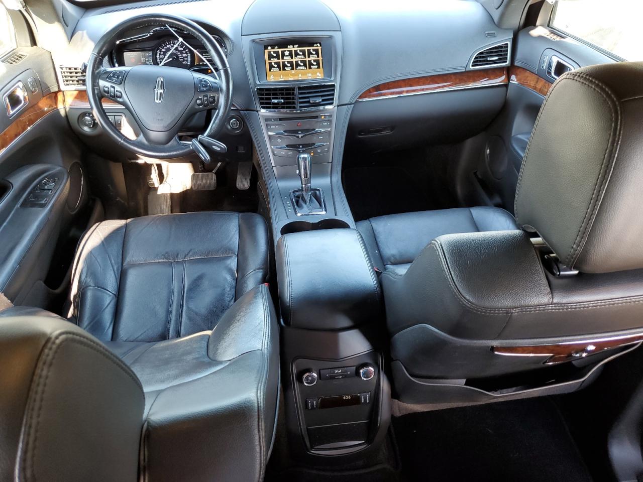 2019 Lincoln MKT VIN 2LMHJ5NK1KBL00395 Copart auction photo, side damage thumbnail 8