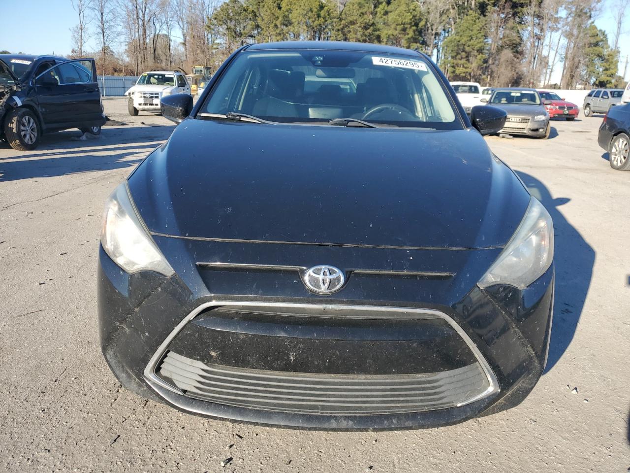 2018 Toyota Yaris VIN 3MYDLBYV3JY305683 Copart auction photo, front end damage thumbnail 5