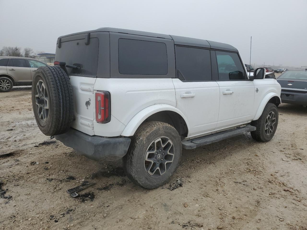 2023 Ford Bronco VIN 1FMEE5BP3PLB45231 Copart auction photo, front end / side damage thumbnail 3