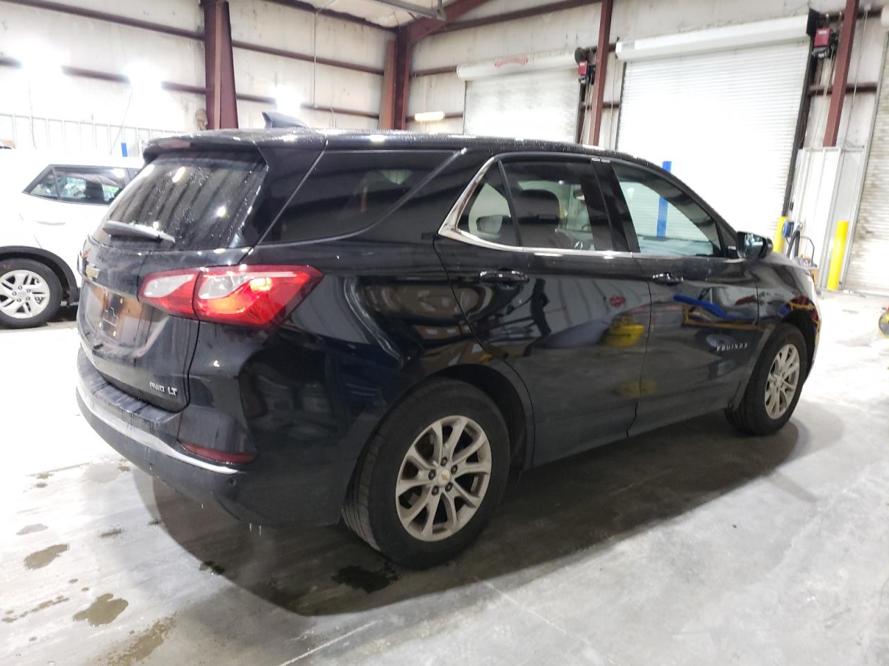 2018 Chevrolet Equinox VIN 2GNAXSEV3J6281338 Copart auction photo, side / hail damage thumbnail 3