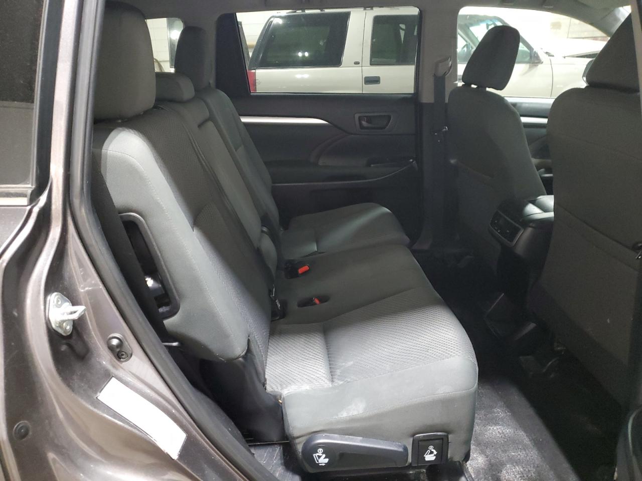 2019 Toyota Highlander VIN 5TDBZRFH5KS971804 Copart auction photo, rear end / front end damage thumbnail 11