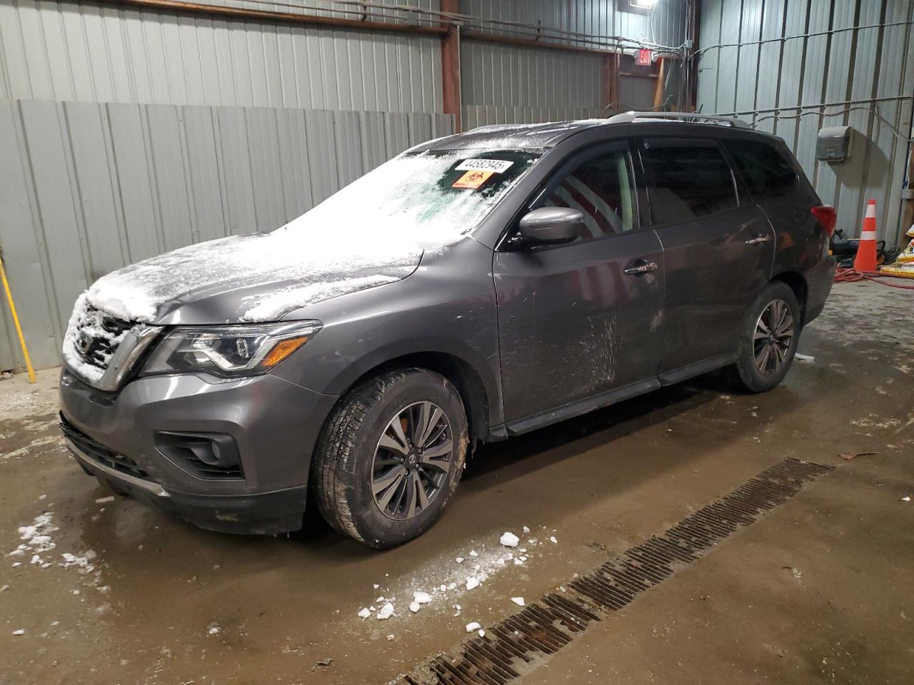 2017 Nissan Pathfinder VIN 5N1DR2MM2HC611587