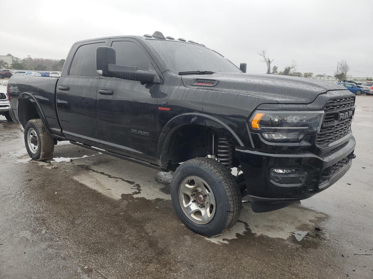 2021 RAM 2500 VIN 3C6UR5SL1MG678633 Copart auction photo, vandalism damage thumbnail 4