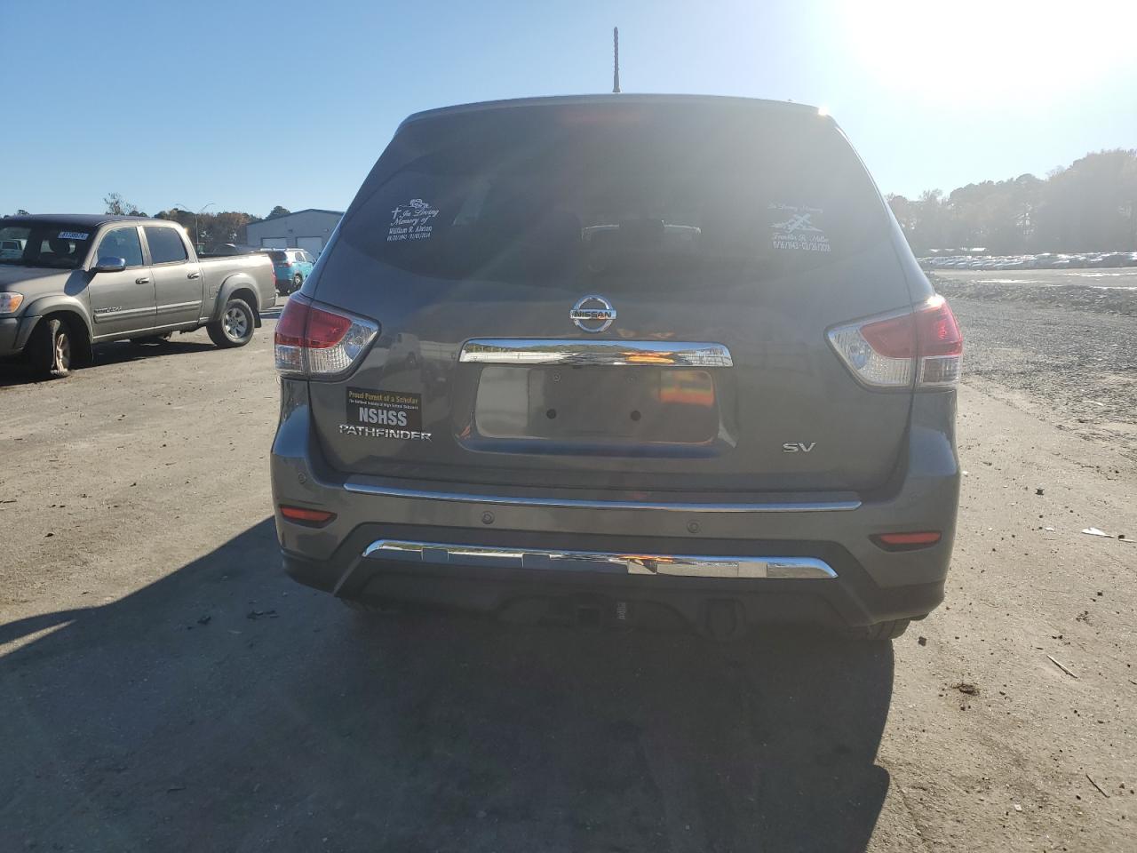 2016 Nissan Pathfinder VIN 5N1AR2MN4GC612301 Copart auction photo, side damage thumbnail 6