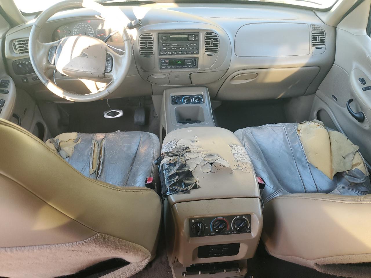 2000 Ford Expedition VIN 1FMRU1767YLA91799 Copart auction photo, rear end damage thumbnail 8