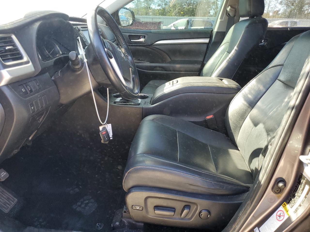 2019 Toyota Highlander VIN 5TDKZRFH7KS558704 Copart auction photo, top/roof damage thumbnail 7