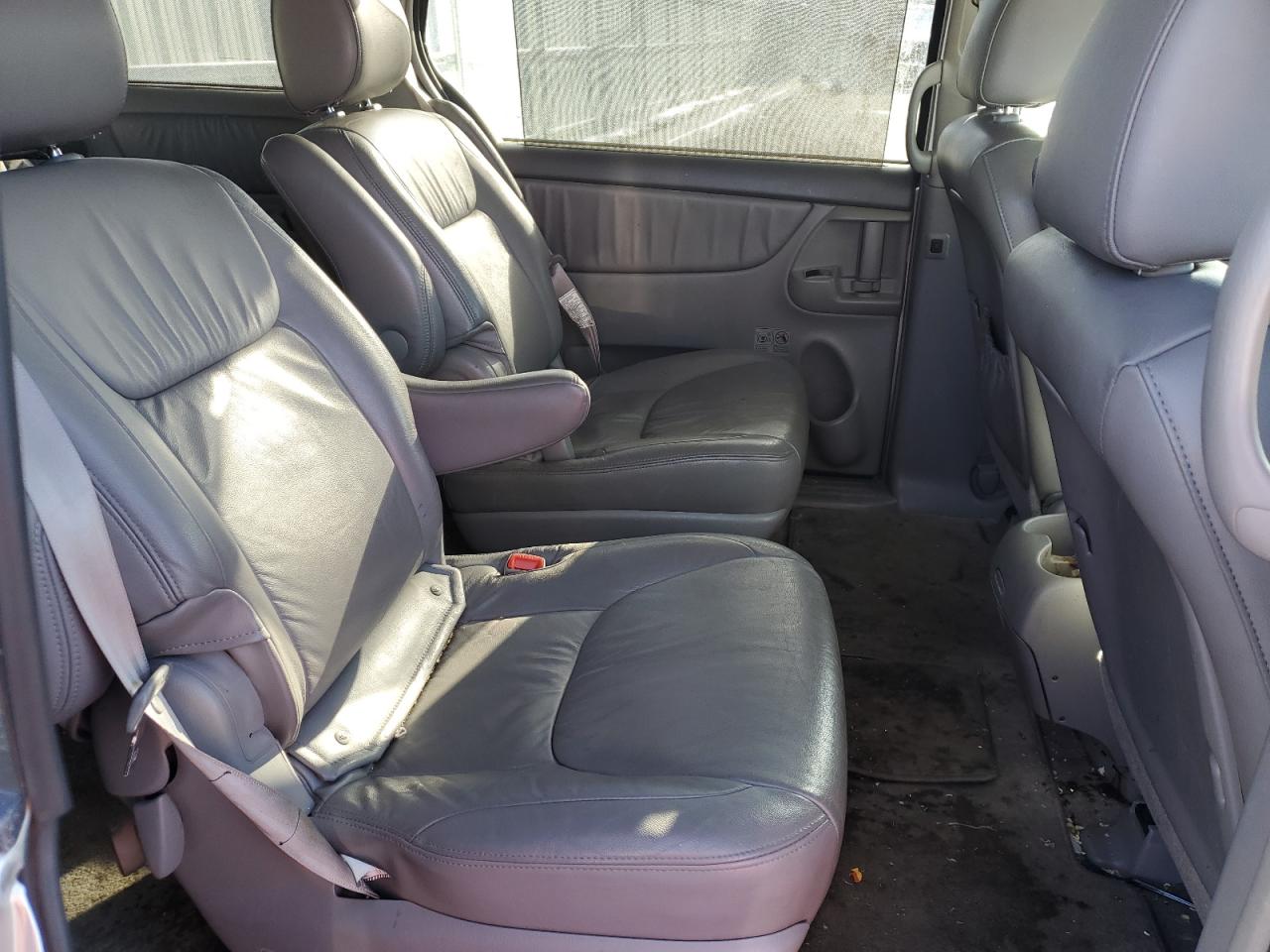2010 Toyota Sienna VIN 5TDYK4CC4AS320026 Copart auction photo, side damage thumbnail 12