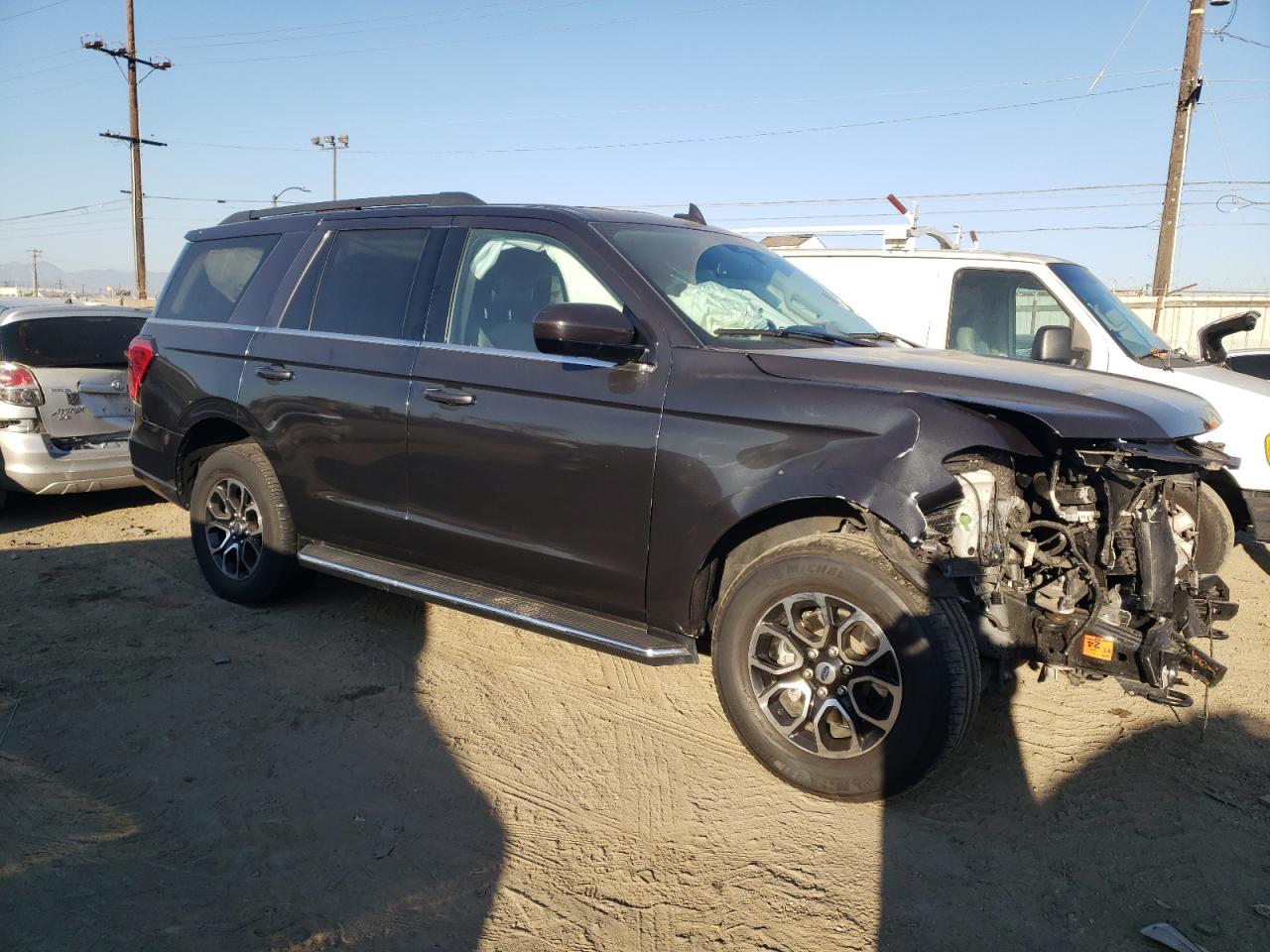 2022 Ford Expedition VIN 1FMJU1JT8NEA19988 Copart auction photo, front end / side damage thumbnail 4