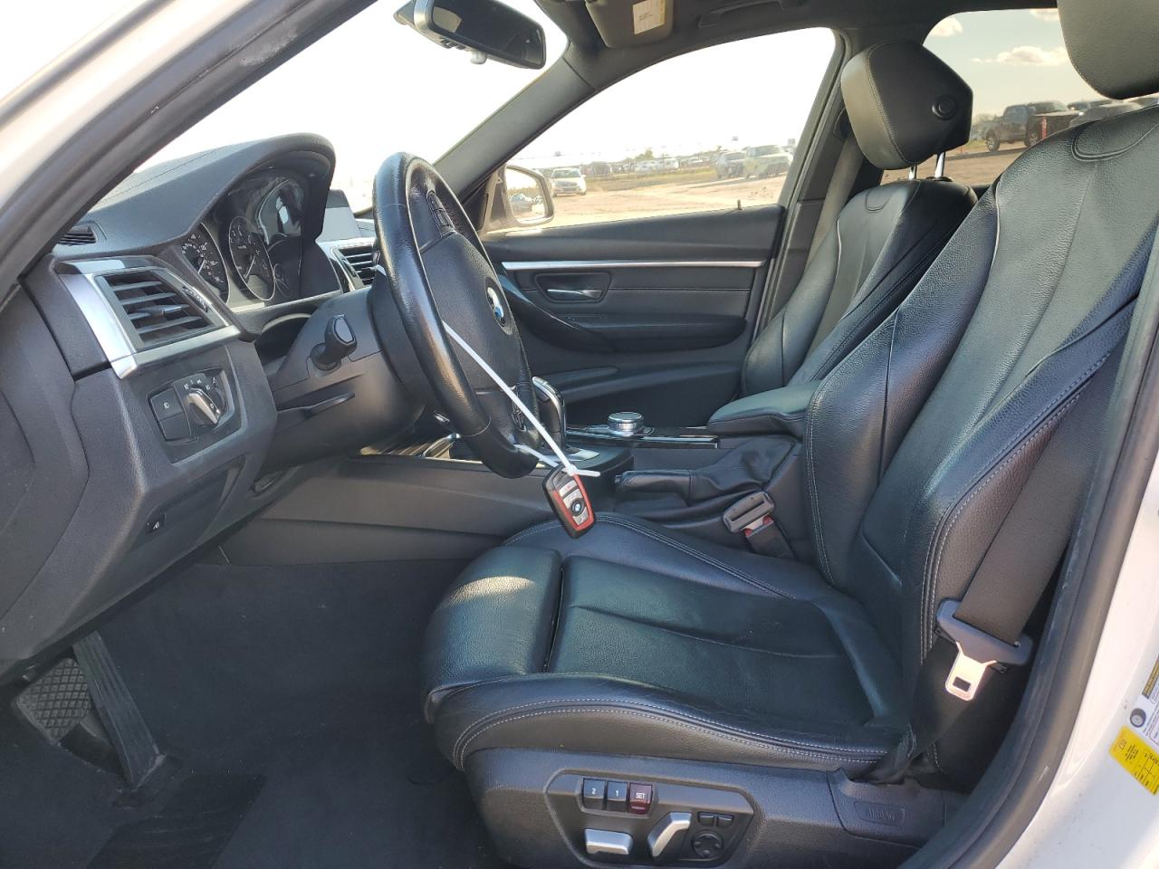 2018 BMW 3er VIN WBA8B9G51JNU96737 Copart auction photo, undercarriage damage thumbnail 7