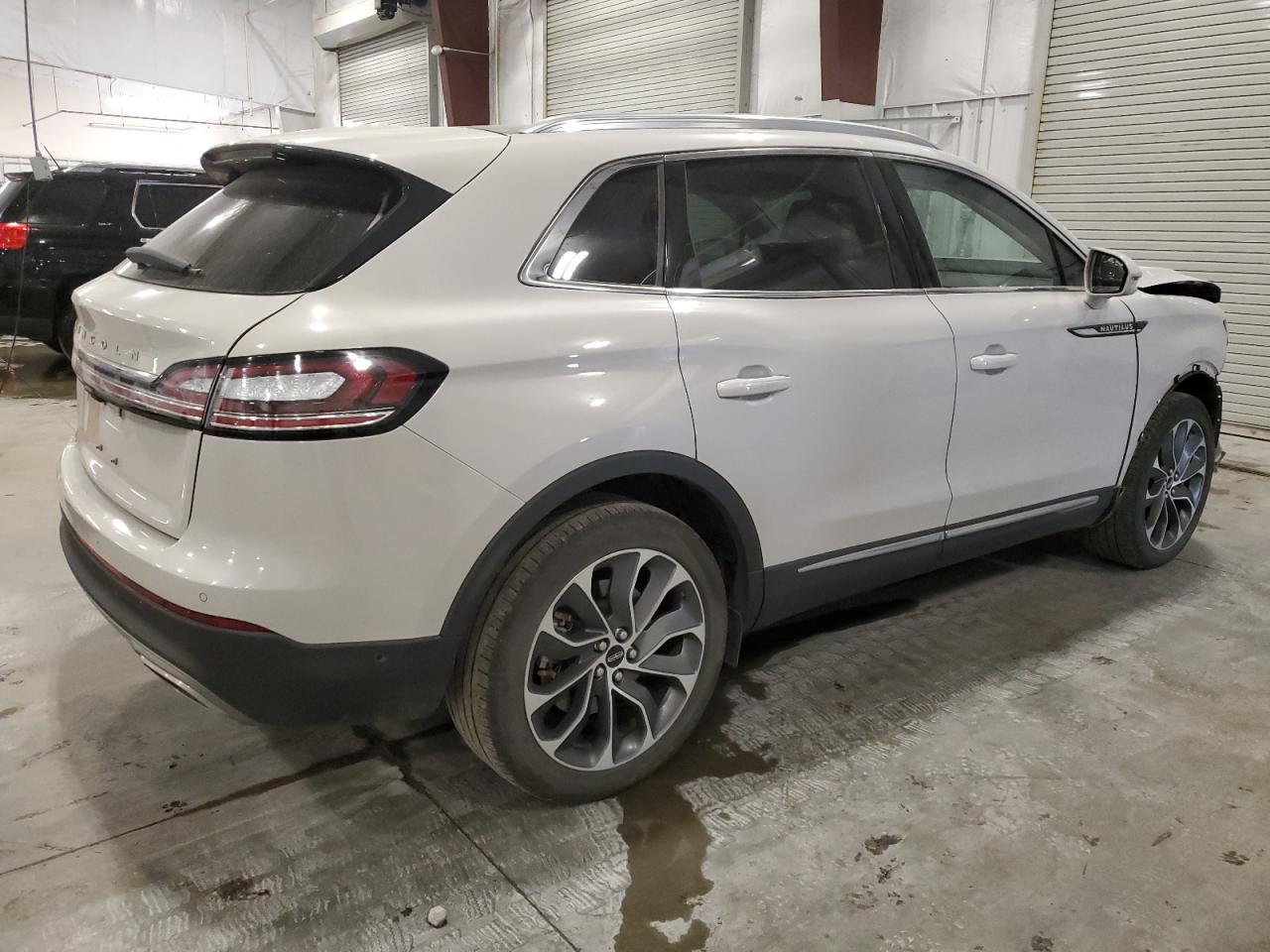 2022 Lincoln Nautilus VIN 2LMPJ8K98NBL24468 Copart auction photo, front end damage thumbnail 3