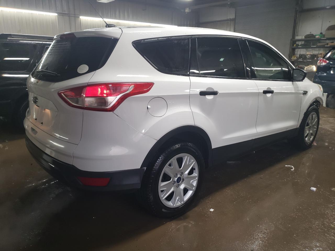 2016 Ford Escape VIN 1FMCU0F75GUB15844 Copart auction photo, front end damage thumbnail 3