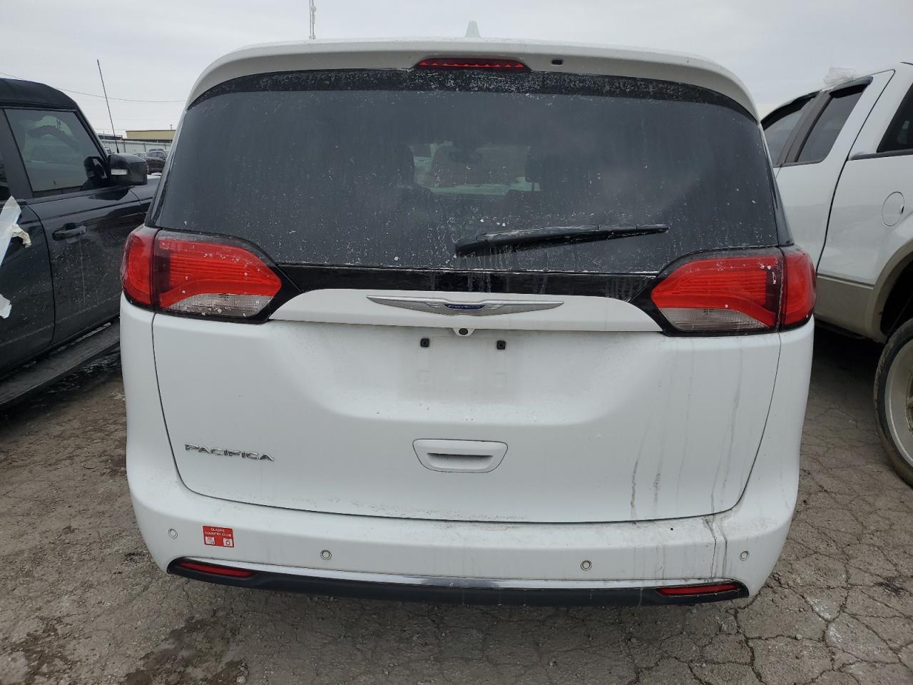 2019 Chrysler Pacifica VIN 2C4RC1BG1KR732435 Copart auction photo, front end / rear end damage thumbnail 6