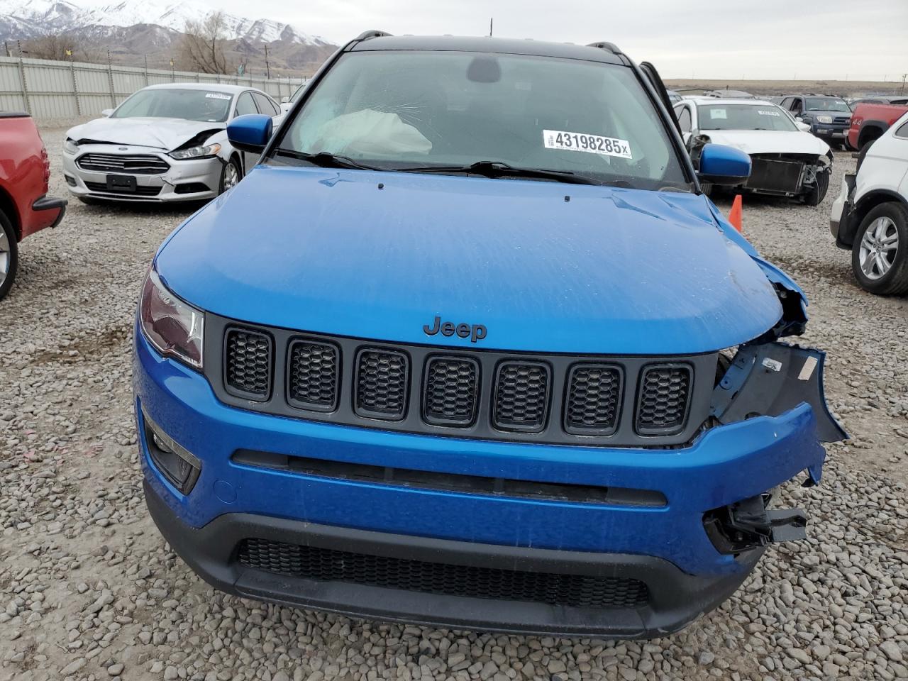 2019 Jeep Compass VIN 3C4NJDBB6KT781301 Copart auction photo, front end / side damage thumbnail 5