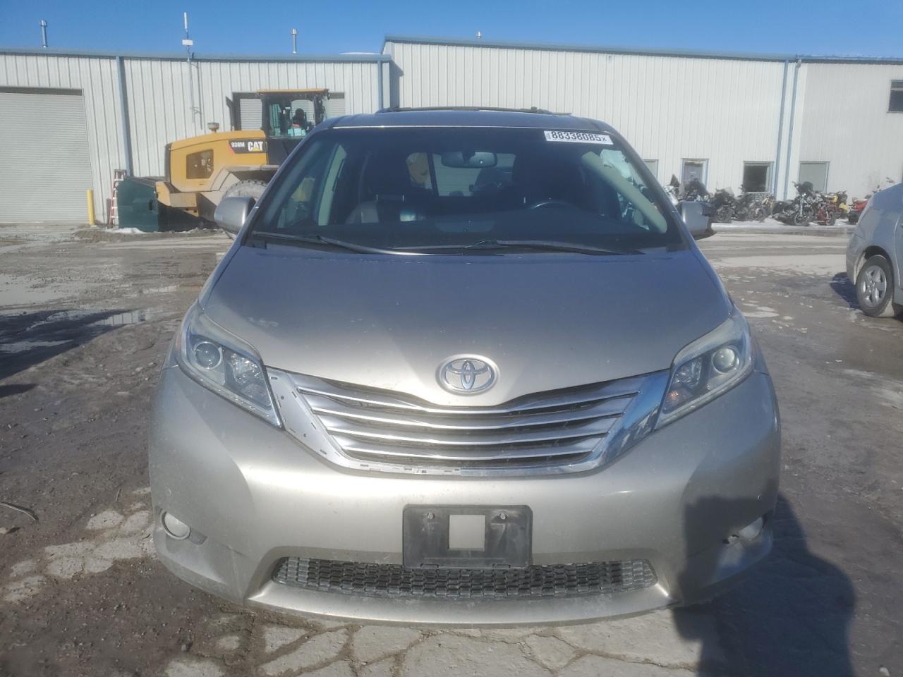 2017 Toyota Sienna VIN 5TDDZ3DC5HS168013 Copart auction photo, side damage thumbnail 5