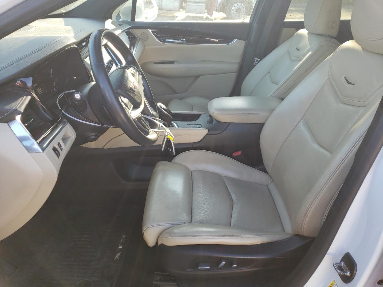 2017 Cadillac XT5 VIN 1GYKNCRS1HZ242619 Copart auction photo, front end damage thumbnail 7