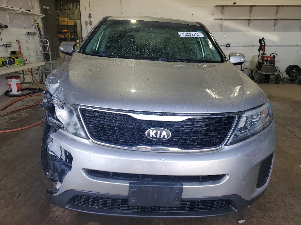 2014 KIA Sorento VIN 5XYKT3A67EG446149 Copart auction photo, front end damage thumbnail 5