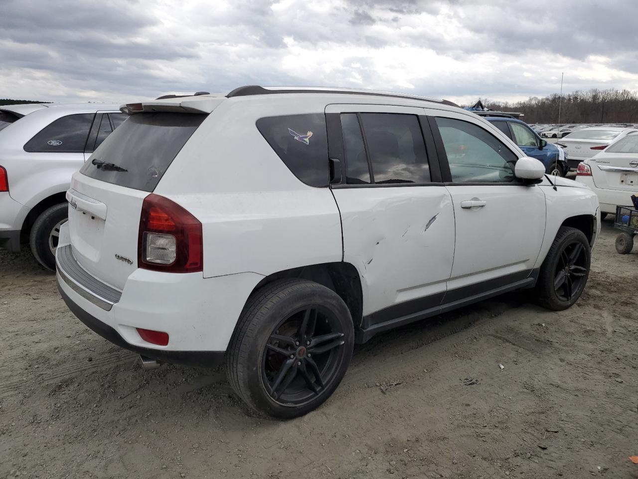 2015 Jeep Compass VIN 1C4NJCCB5FD111095 Copart auction photo, mechanical damage thumbnail 3
