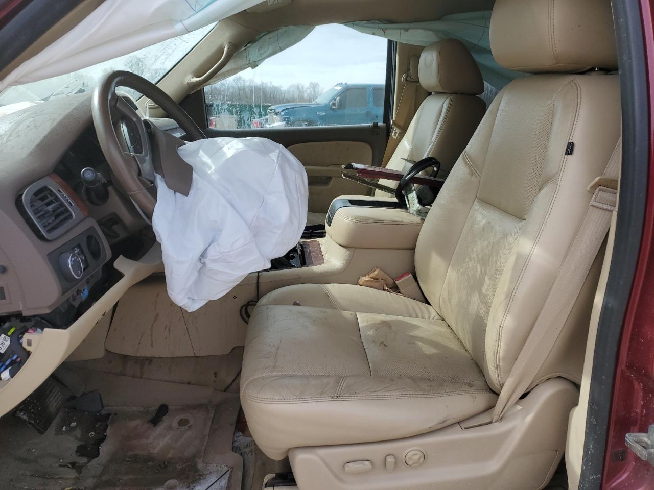 2011 Chevrolet Tahoe VIN 1GNSKCE00BR367046 Copart auction photo, front end / side damage thumbnail 7