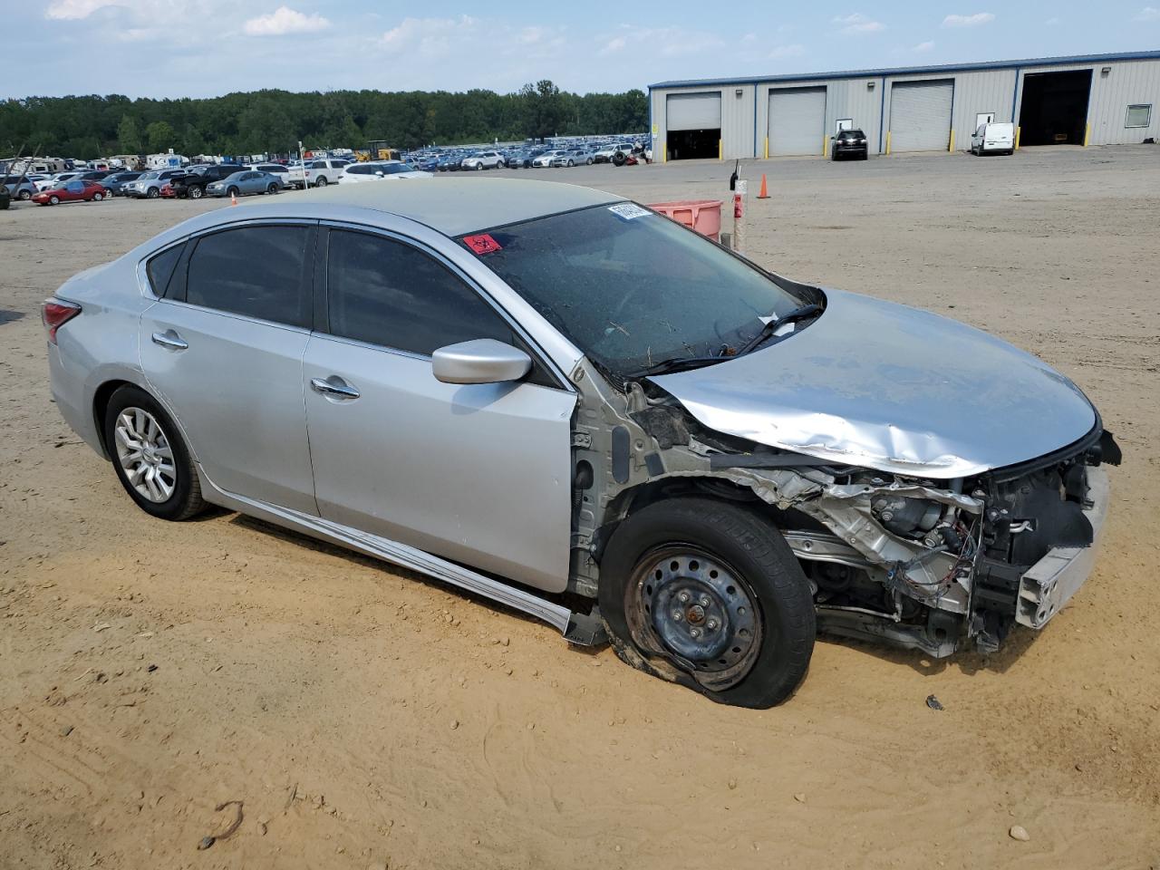 2015 Nissan Altima VIN 1N4AL3AP5FN334339 Copart auction photo, front end / side damage thumbnail 4