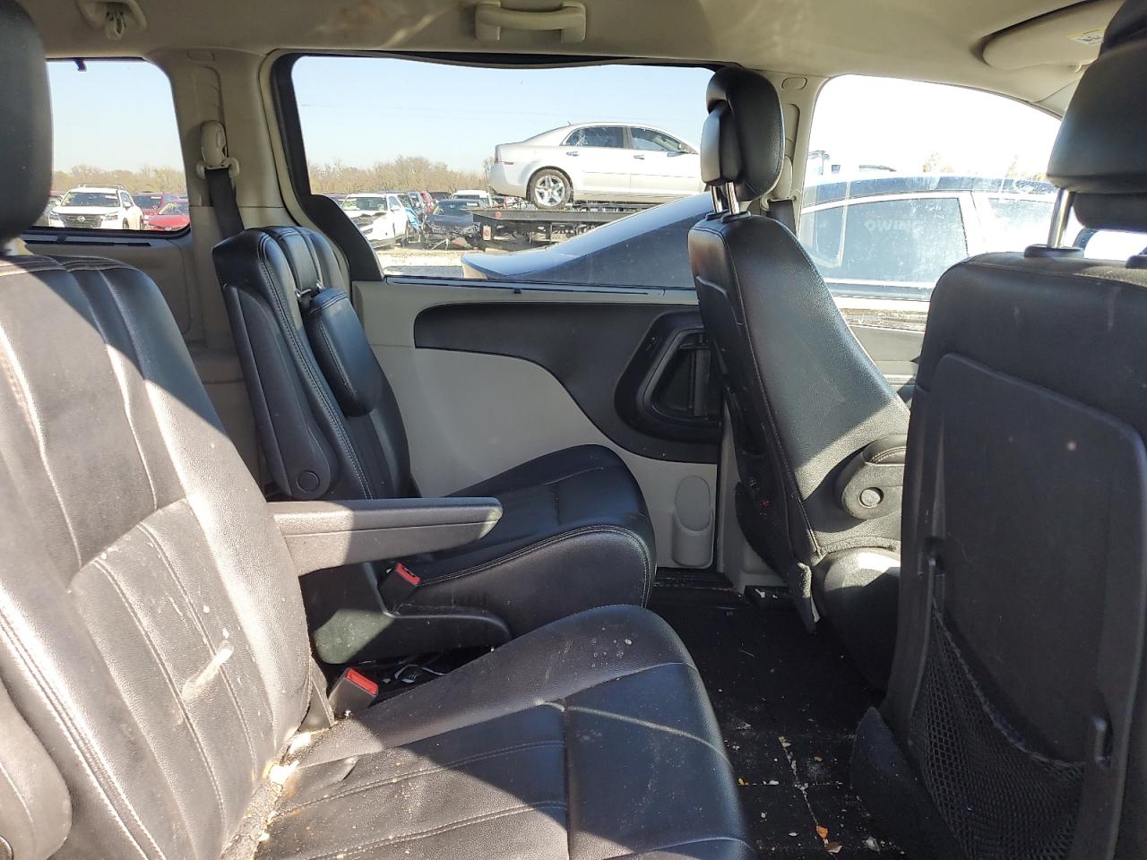 2016 Chrysler Town & Country VIN 2C4RC1BG6GR288184 Copart auction photo, water/flood damage thumbnail 11