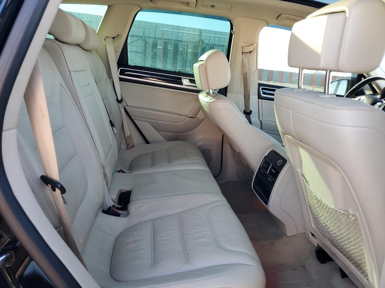 2015 Volkswagen Touareg VIN WVGEP9BP9FD002889 Copart auction photo, side damage thumbnail 11