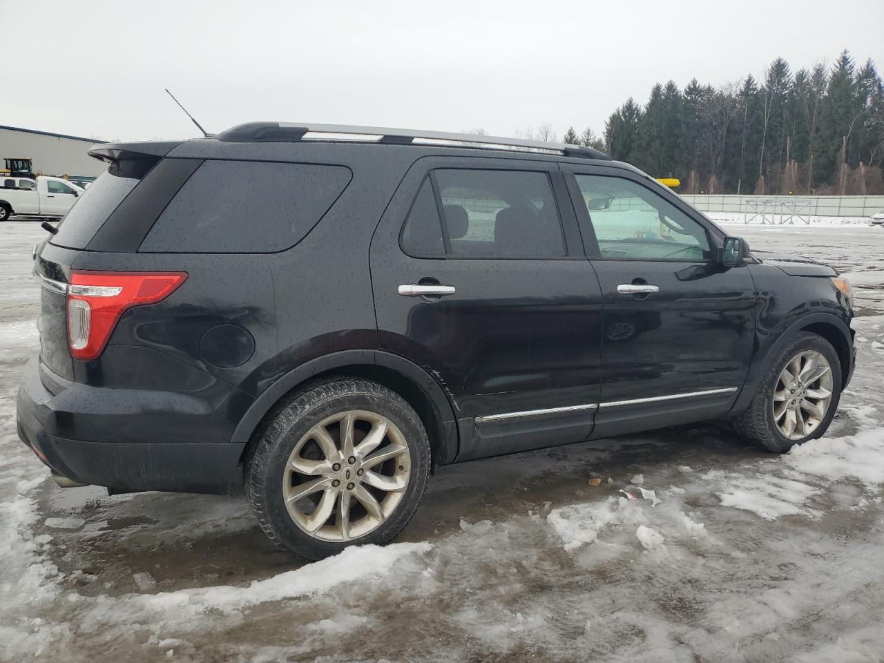 2013 Ford Explorer VIN 1FM5K7D8XDGB32457 Copart auction photo, normal wear damage thumbnail 3