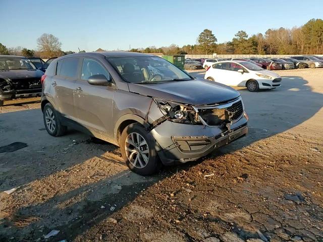 2016 KIA Sportage VIN KNDPB3AC8G7819181 Copart auction photo, front end / minor dent/scratches damage thumbnail 11