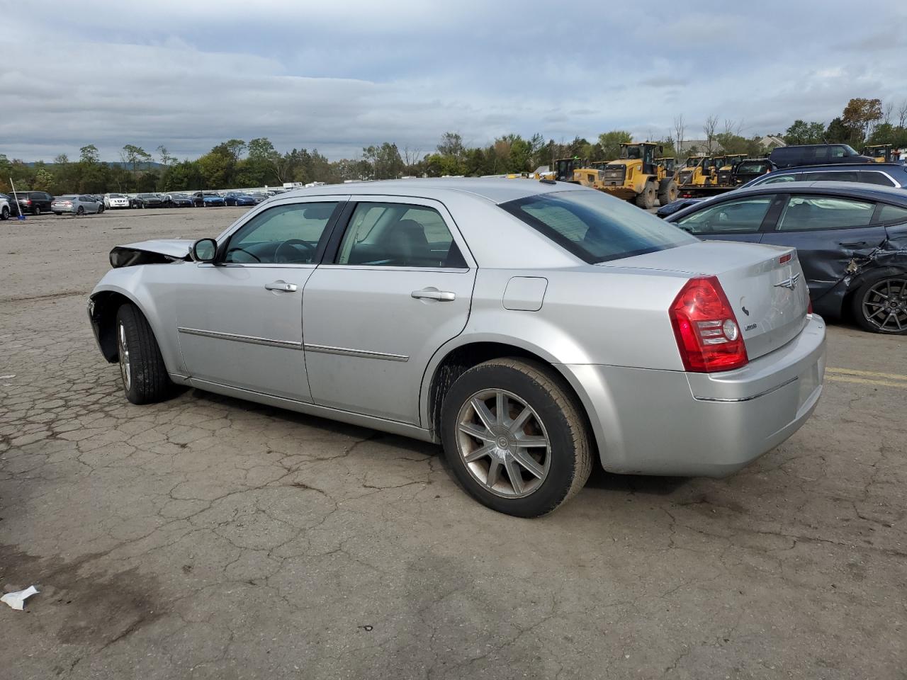 2009 Chrysler 300 VIN 2C3LK53V89H561183 Copart auction photo, front end / side damage thumbnail 2