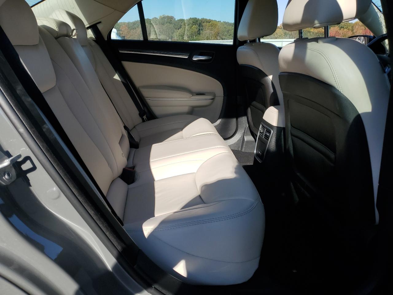2019 Chrysler 300 VIN 2C3CCAAG5KH566244 Copart auction photo, front end / rear end damage thumbnail 10