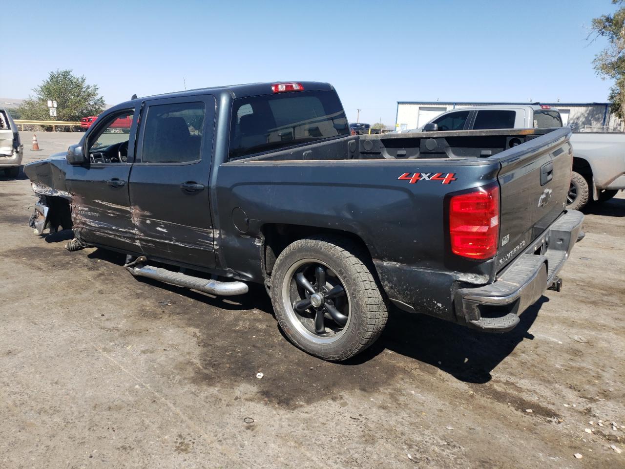 2018 Chevrolet Silverado VIN 3GCUKREC3JG118155 Copart auction photo, side / front end damage thumbnail 2