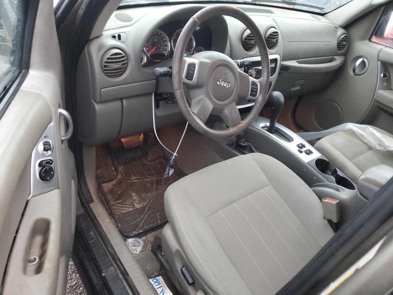 2005 Jeep Liberty (North America) VIN 1J4GL58K85W545807 Copart auction photo, all over damage thumbnail 9