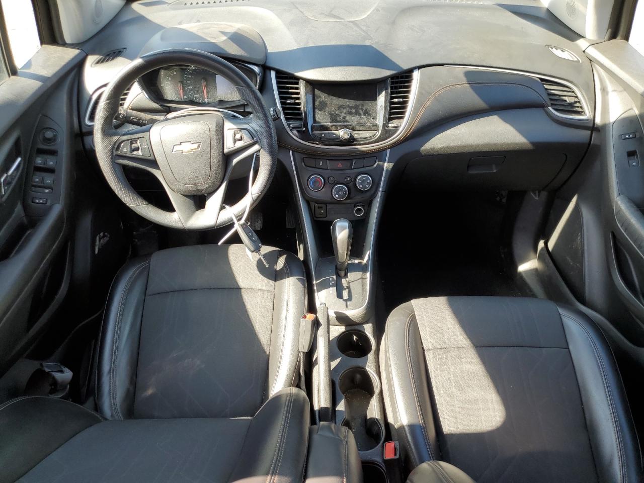 2021 Chevrolet Trax VIN KL7CJPSB3MB321717 Copart auction photo, front end / minor dent/scratches damage thumbnail 8