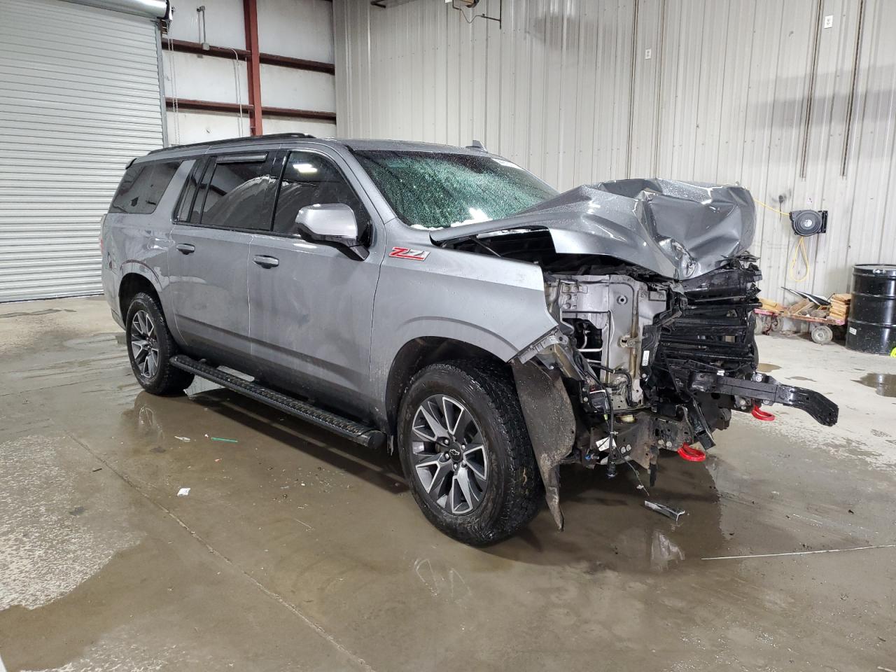 2022 Chevrolet Suburban VIN 1GNSKDKD3NR148101 Copart auction photo, front end / side damage thumbnail 4